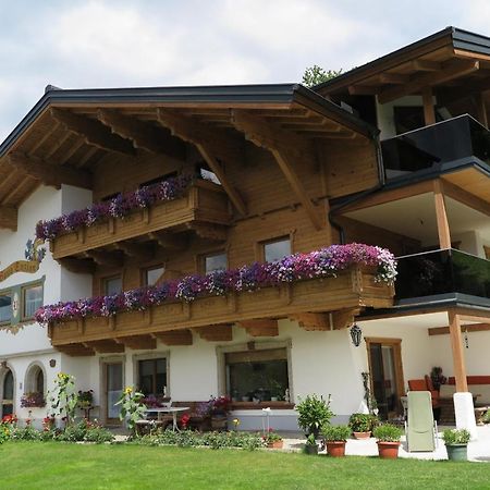 Haus Enzian Apartment Sankt Johann im Pongau Exterior foto